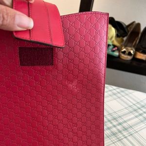 Gucci Monogram Laptop Case ○ Labellov ○ Buy and Sell Authentic